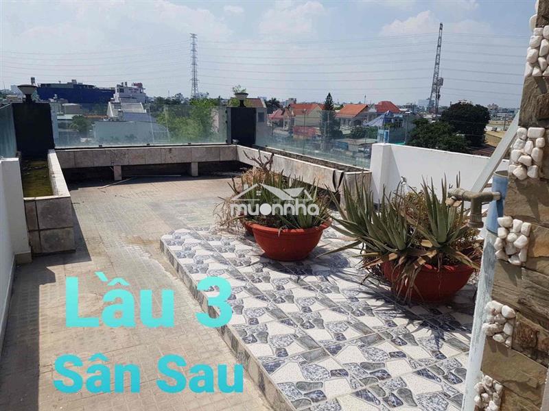 Cho thuê nhà nguyên căn 4 lầu 5 pn bếp phòng khách sân thượng