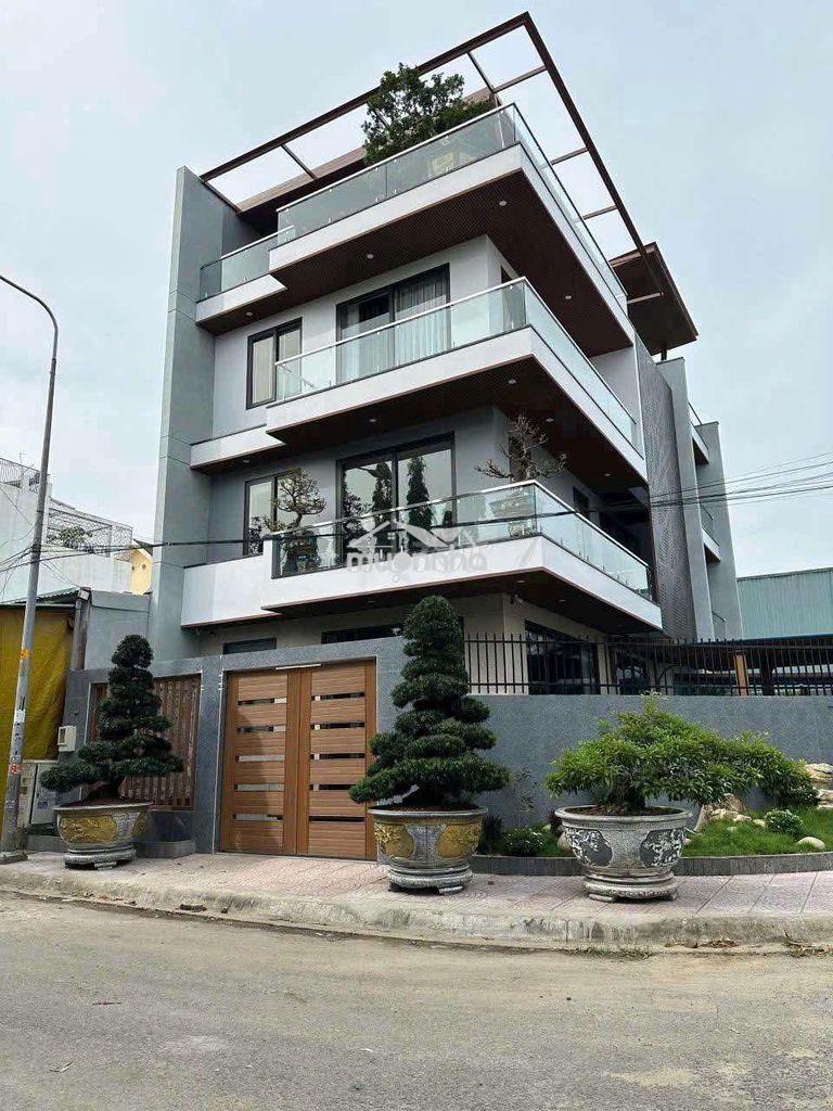 Biệt thự đẹp mê 13.5m x 20m. 3 lầu thang máy góc 2mt kdc phú nhuận