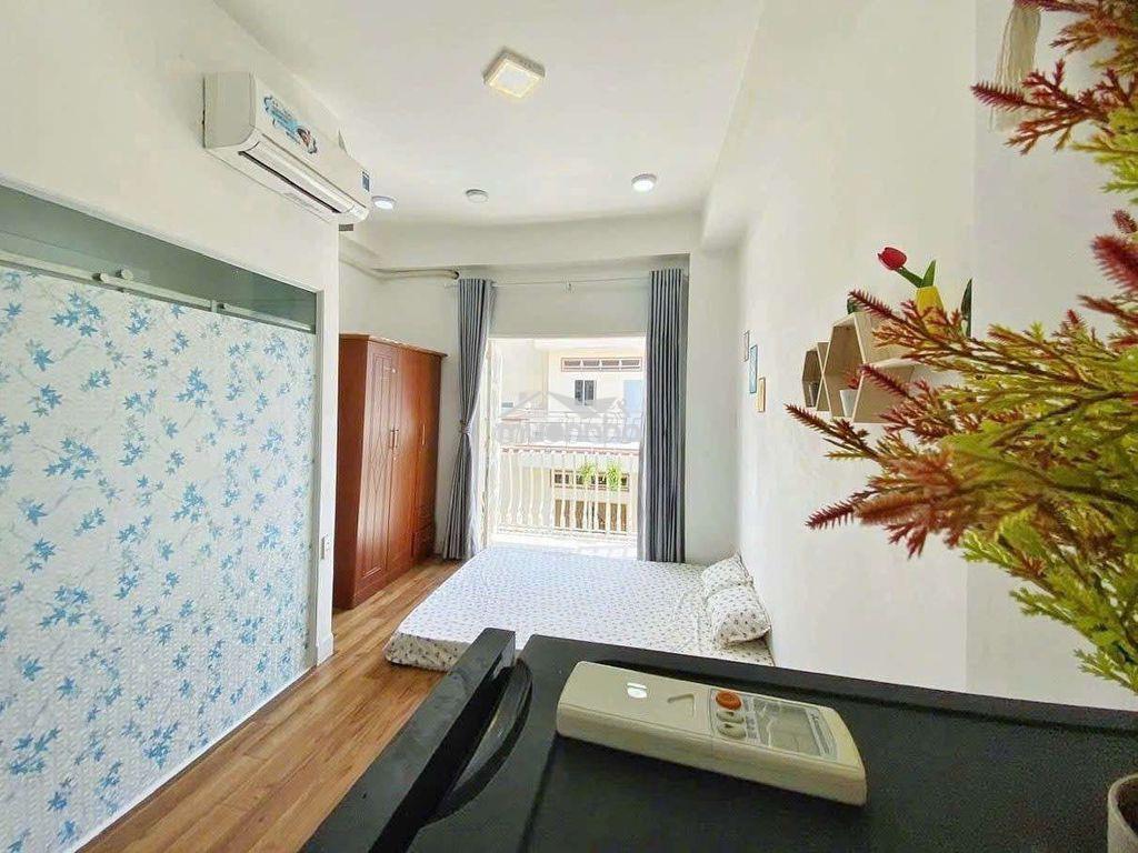 Phòng ban công thang máy ngay trung tâm quận 10 - 2