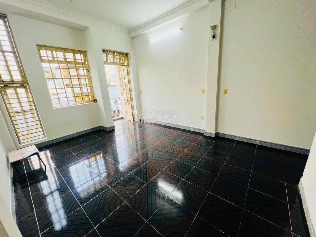 Phòng ban công siêu rộng và thoáng mát đường số 8 p.11 gò vấp - 2