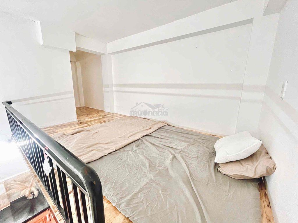 Hỗ trợ giảm cọc. nhượng lại phòng gác cao 2m đầy đủ nội thất - 4