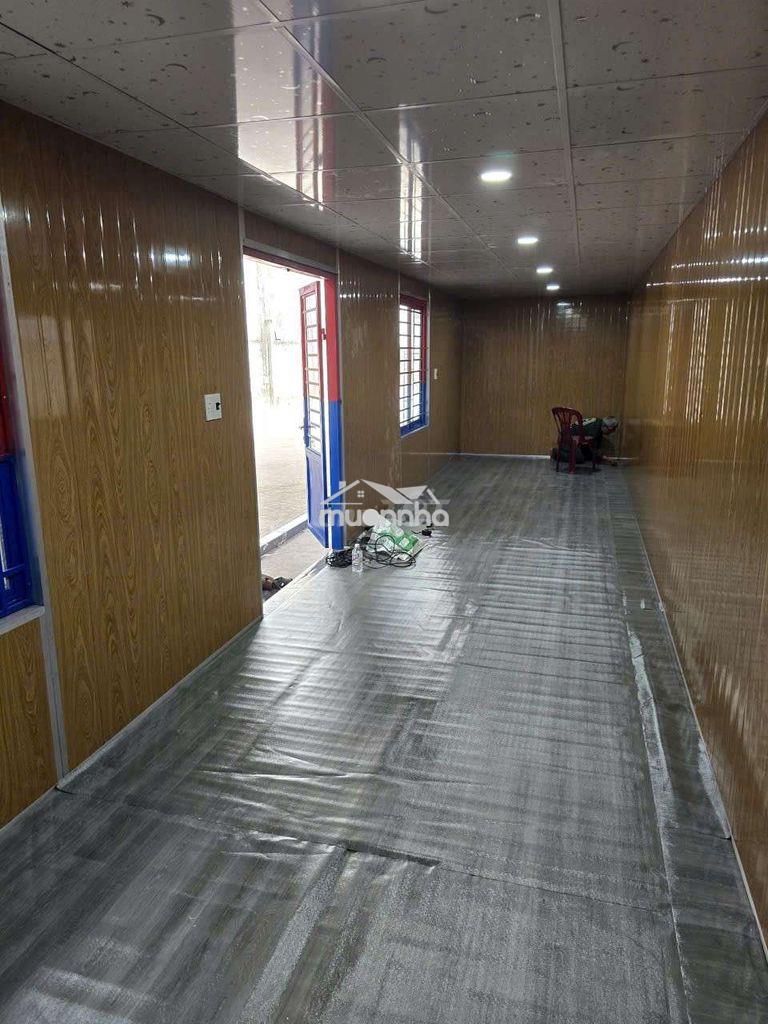 Cho thuê mb kho 700m có 3 pha và 2 container - 3