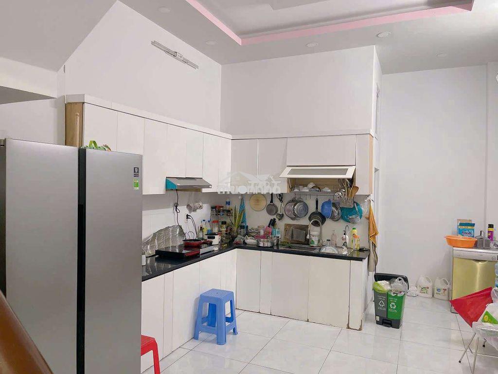 Nhà hẻm 310 dương quảng hàm p5 gv. 4 tầng. 4pn.5 wc - 4