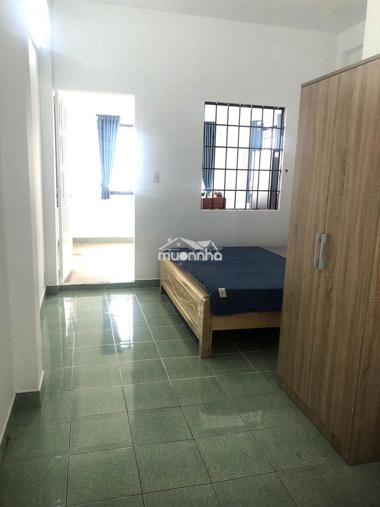 Phòng studio (2p thông nhau), 1 người ở, q3, wc riêng, giờ tự do