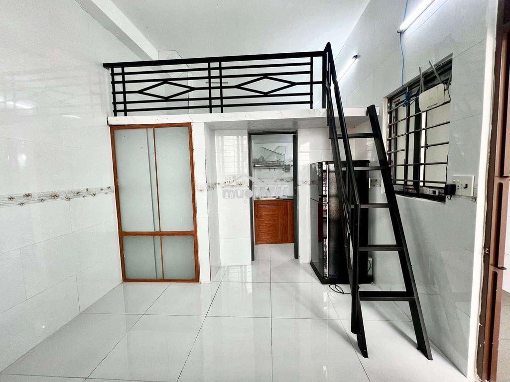 Cho thuê phòng có ban công cửa sổ thoáng - 4