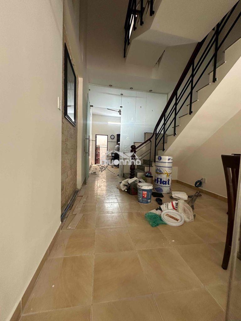 Cho thuê nhà mới 135 nguyễn hữu cảnh. nhà 3 tầng xe hơi trong nhà giá - 4