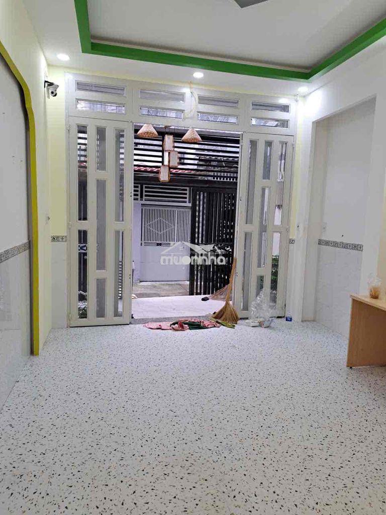 Cho thuê nhà đẹp- 2 lầu - 4pn + 3wc- phú định, q8- 10tr - 3