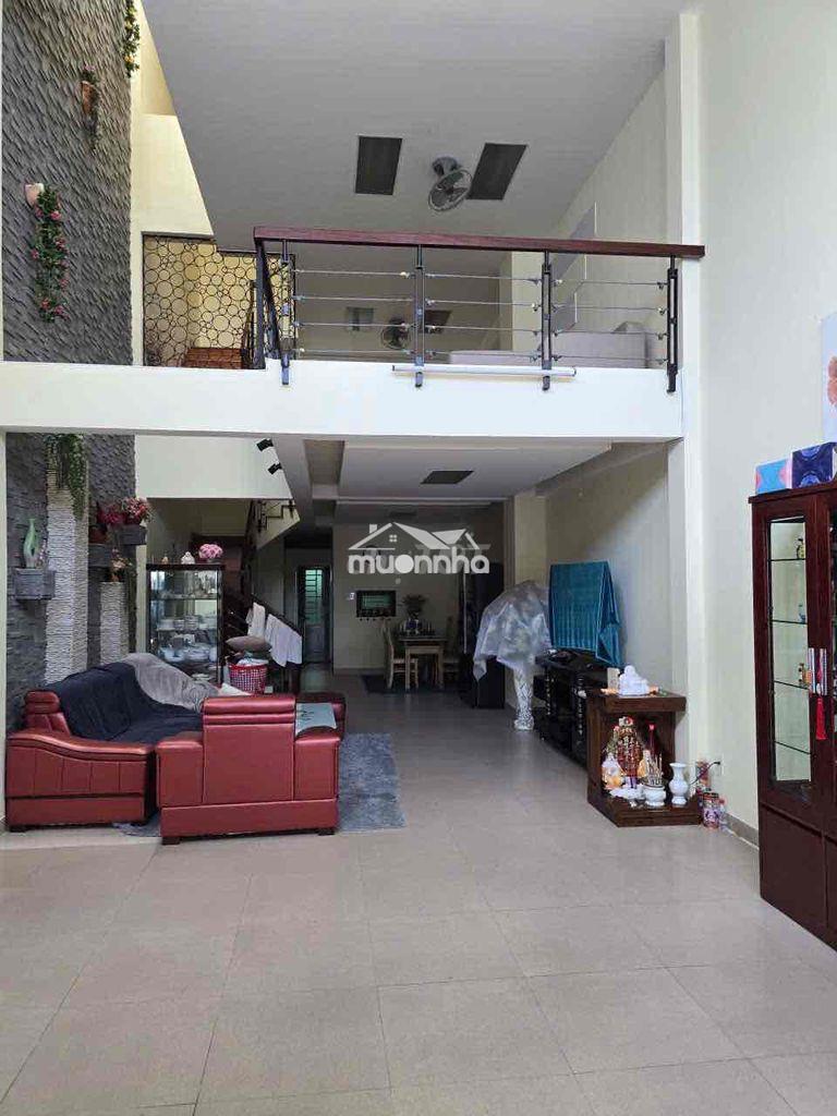 Nhà hẻm xh, 130m2, cách đh tôn đức thắng 2km, đủ tiện nghi