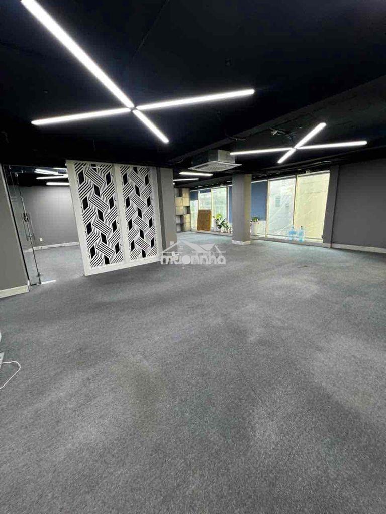 Văn phòng-đường 3/2- 220m2