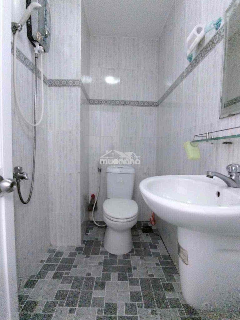 Chính chủ cho thuê phòng 419 cmt8 q.10 hxh ngay viettel giá 3,4tr ạ. - 3