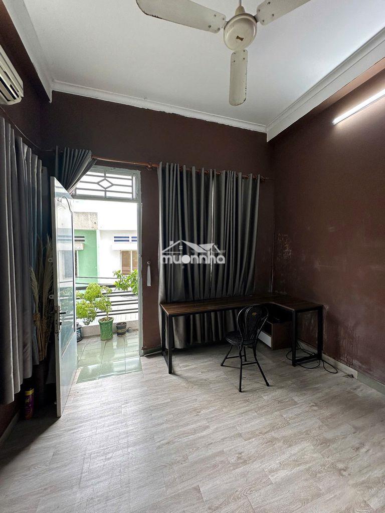 Cho thuê nhà hẻm 876 cmt8- (5.85 x 11m ) 3 tầng - 4pn - chỉ 18tr tl - 4