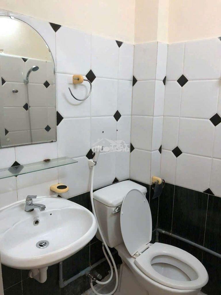 Cho thuê nhà trần quang diệu.p14.q3 - 4