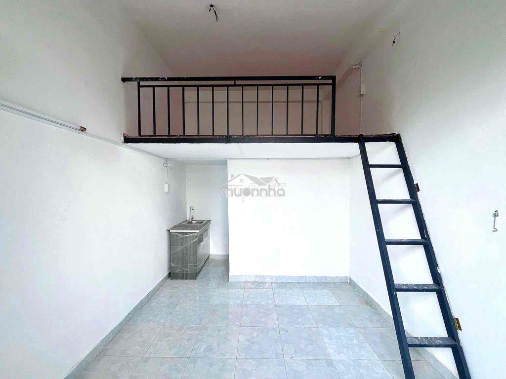 Khai trương phòng gác ban công và cửa sổ new , chợ lớn q6 gần bình phu - 3