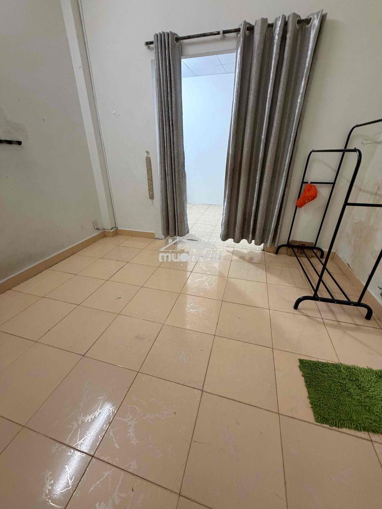 Cho thuê phòng rộng có máy lạnh tủ lạnh kệ bếp wc riêng giờ giấc tự do - 3
