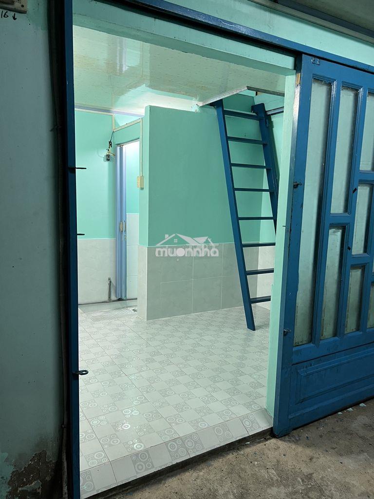 Cho thuê nhà, dt 20m, khu an ninh, gần chợ, nhà mới, có máy lạnh - 2