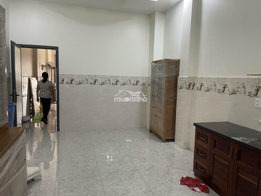 Cho thuê căn nhà 2 tầng tại bình lợi, trệt, 1 lầu, 3 phòng ngủ - 4