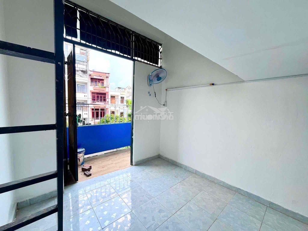 Khai trương phòng gác ban công và cửa sổ new , chợ lớn q6 gần bình phu - 2