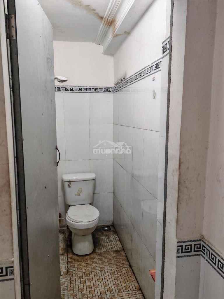 Phòng trọ 2.2tr hẻm 606 đường 3/2, q10 - 4
