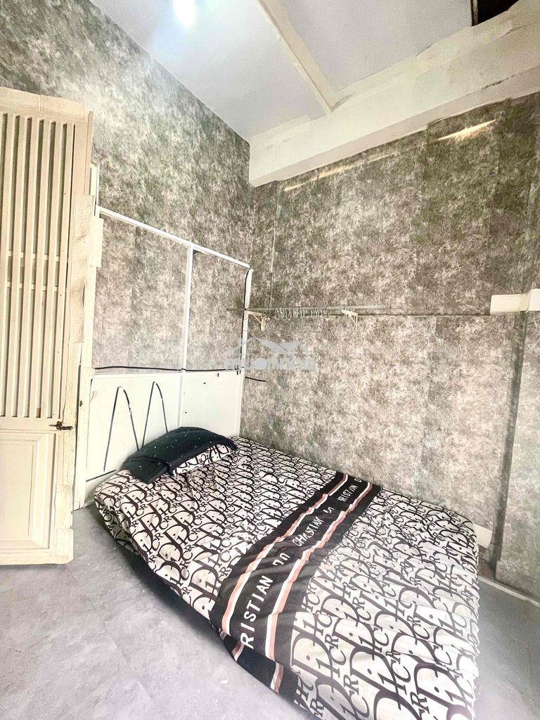 Cho thuê phòng q1,có ban công,máy lạnh,tủ lạnh,nệm - 3
