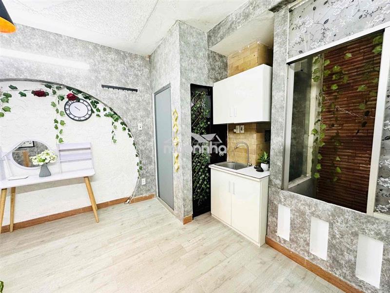 Chdv nguyễn văn cừ q1, full nội thất , gần đh sư phạm