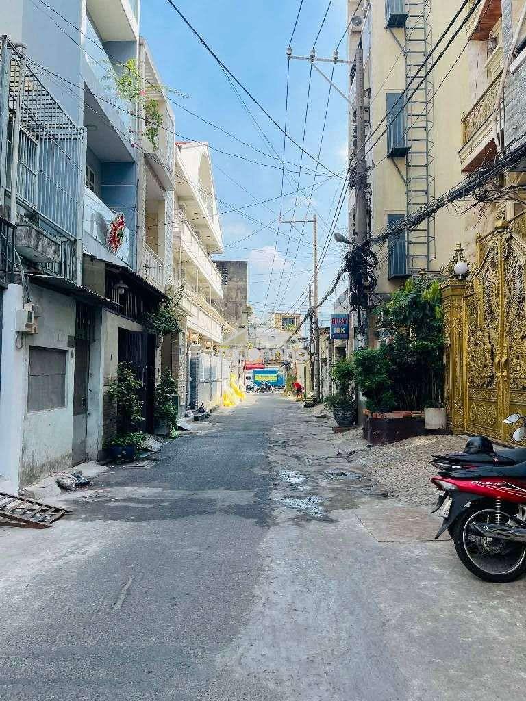 Bán nhà tân sơn nhì - 108m2 - nở hậu gần 5m - hẻm 8m - giá 11,2 tỷ - 3