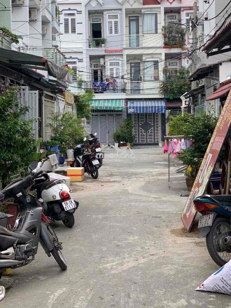 Chính chủ bán nhà 3 tầng,sổ hồng,đường nhựa 6m,xe oto đỗ ngay nhà - 2