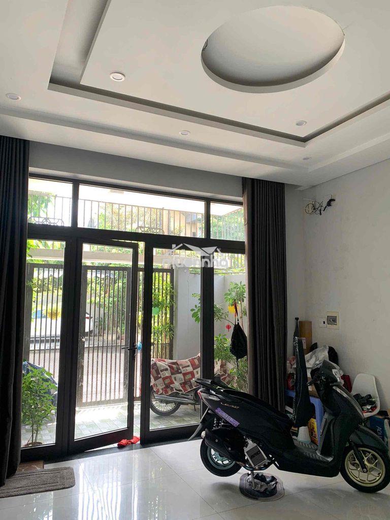 Cho thuê nhà 2 tầng mt phan trọng tuệ đối diện đông á - kiến trúc