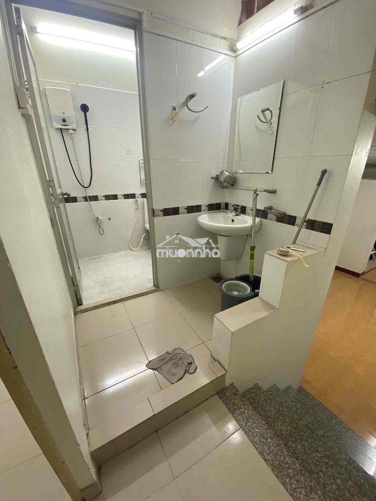 Phòng đẹp lầu 1 - 1pn 1pk 1wc riêng biệt - ngay mt đường phạm thế hiển - 4