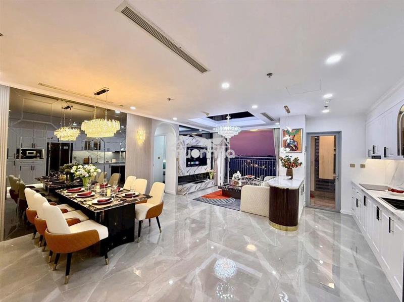 Bán căn 3 phòng vinhomes central park nội thất cao cấp- view thoáng