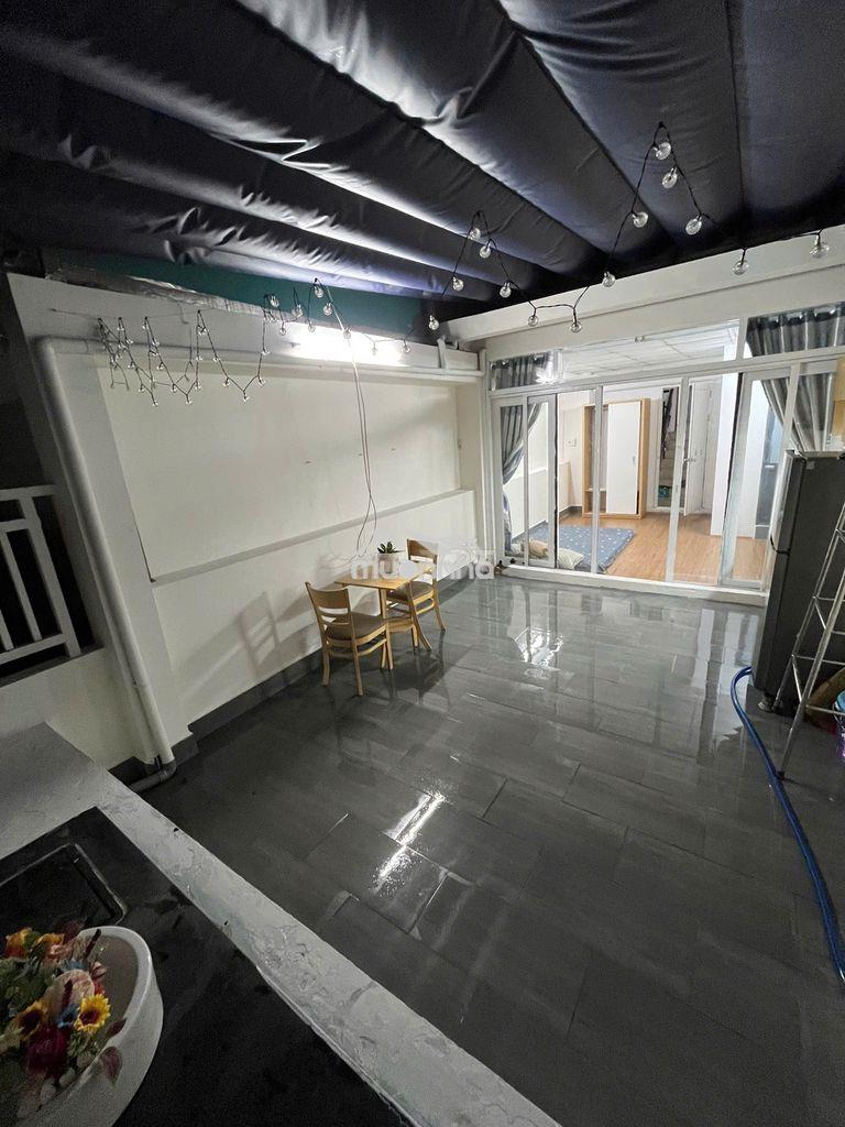 Phòng + sân siêu rộng - free xe - tách bếp - sát chợ tân định - 3