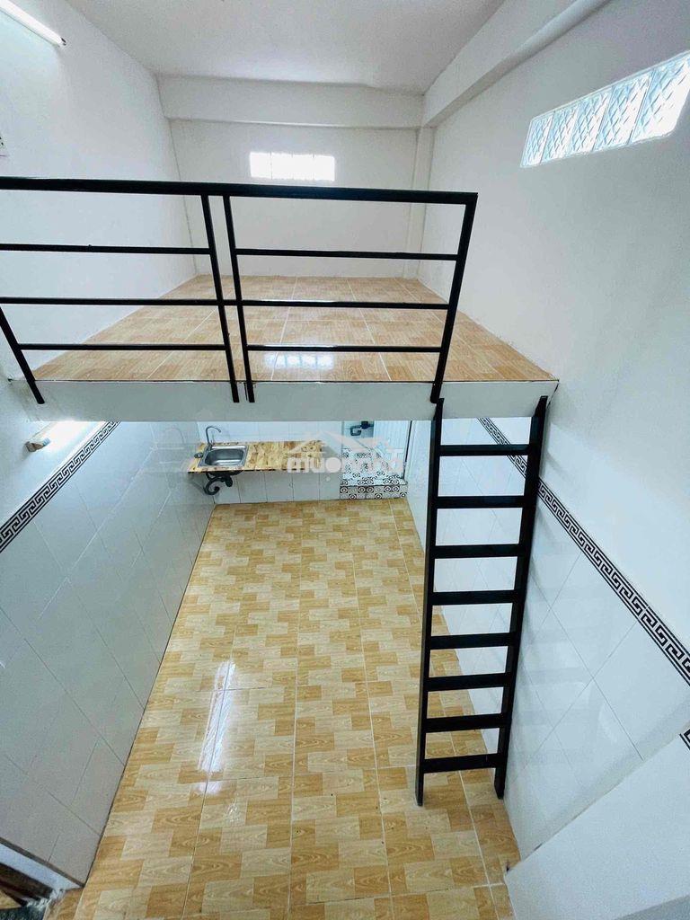 Phòng cho thuê ngay chợ lê văn quới có gác ban công - 3