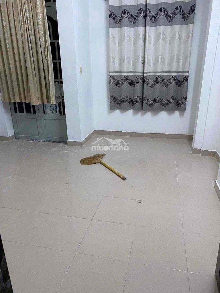 Cho thuê phòng lê văn sỹ q3 , 25m2 , máy lạnh , ban công , 3,2tr/th - 2