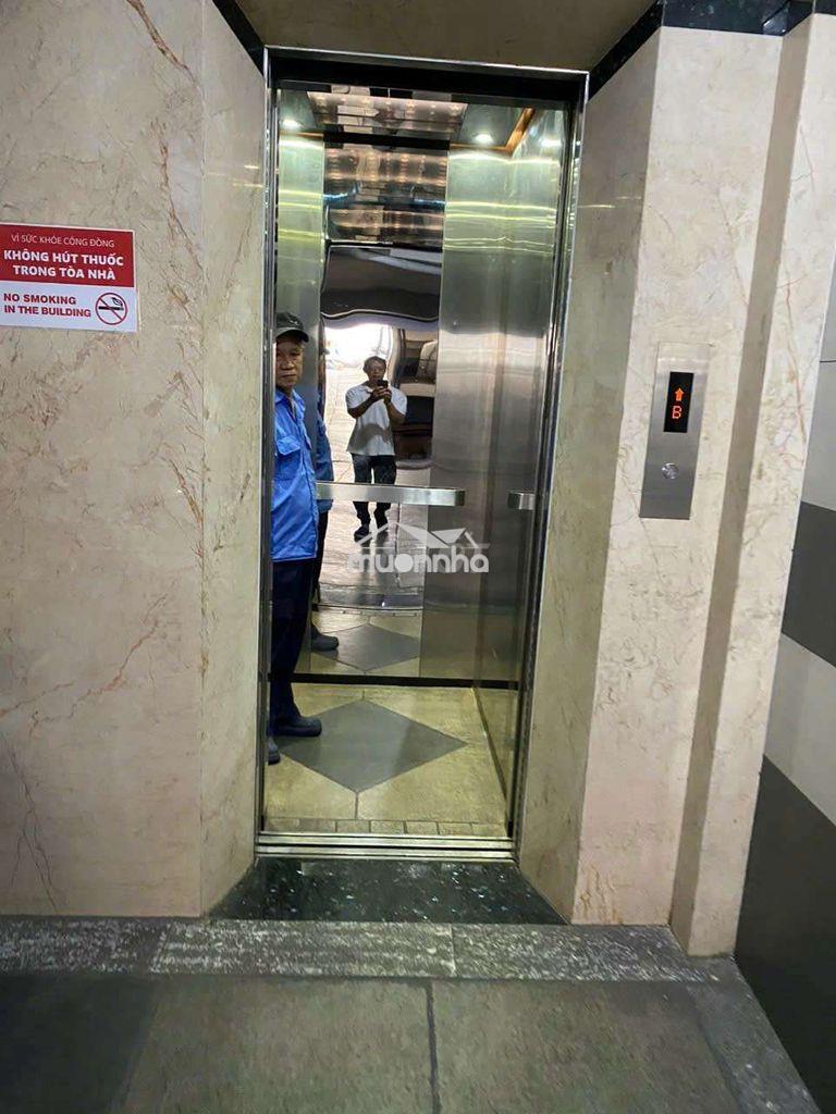 Cho thuê lầu 1 lối đi riêng có thang máy 50m2 - 3