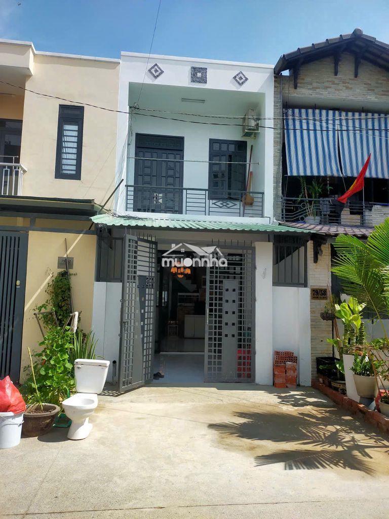 Nhà diện tích 65m², mới sửa khang trang, gồm 3pn, sân chung rộng rãi