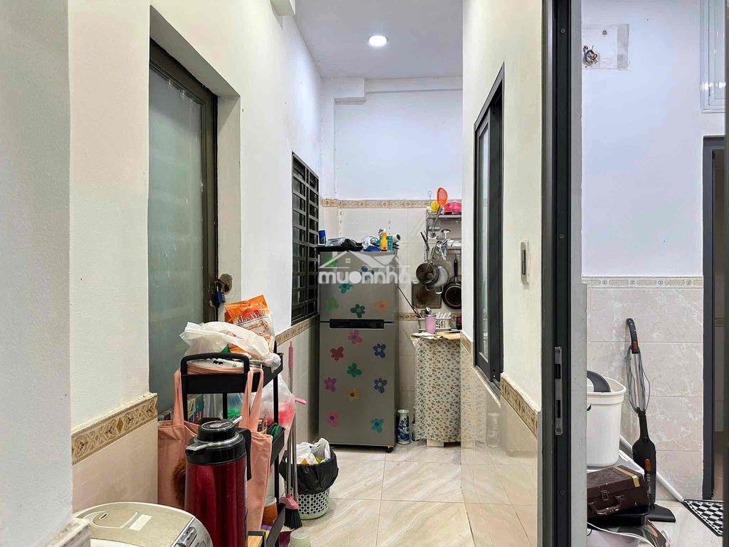 Nhà nguyên căn đẹp có mặt bằng rộng, có pn dưới trệt - 3