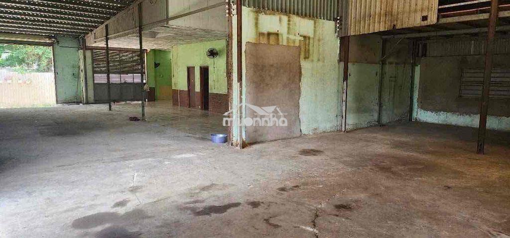 Cho thuê kho 13tr/th dt:12x20 (điện 3 pha )  đường 1c ấp 1 vĩnh lộc b - 2