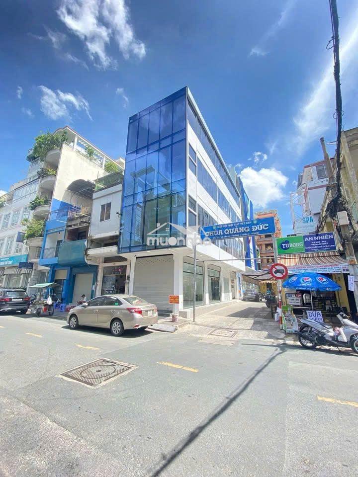 Cho thuê nhà 2 mặt tiền bàn cờ, quận 3, dt 5x15m, trệt 3 lầu, giá 70tr