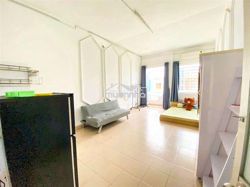 Studio full nội thất ban công rộng hơn 30m²