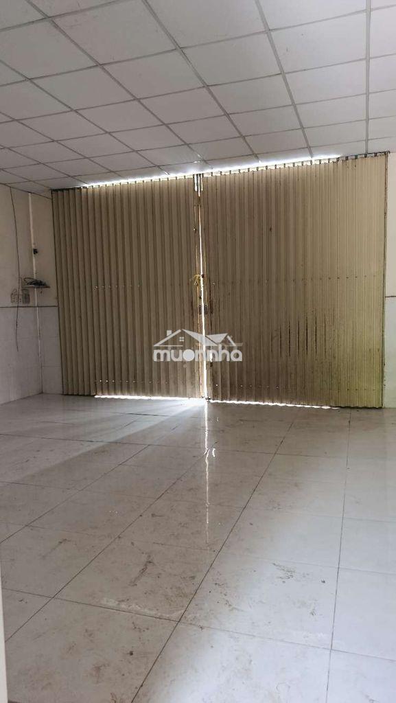 Nhà cho thuê 1tr 1 gác full đường xe hơi tới nơi ngã 4 bình phước