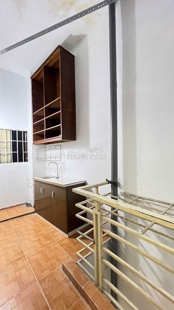 Phòng cao cấp tách bếp - thoáng mát -gần gtvt - cvpm
