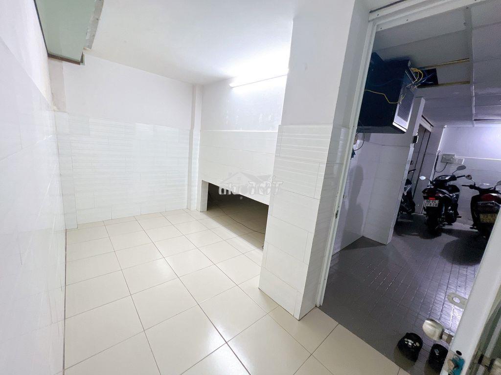 Phòng 1 người bao tiền nước,phí dịch vụ sẵn máy lạnh ngay hoàng diệu 2 - 4