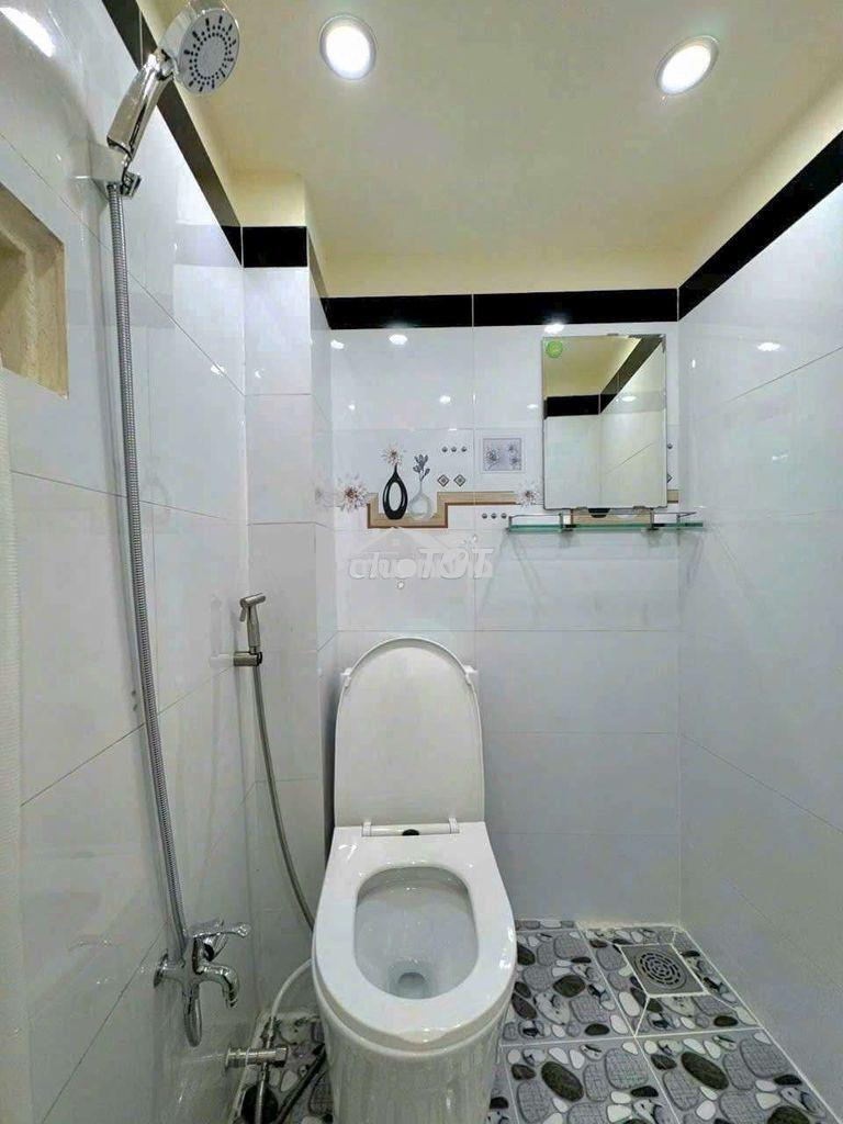 Nhà mới xe hơi đậu cửa huỳnh văn bánh_ tiện ở + kinh doanh - 2