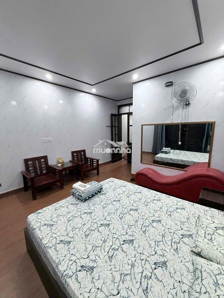 Chính chủ cần sang nhượng gấp nhà nghỉ 4 tầng đang kinh doanh tốt