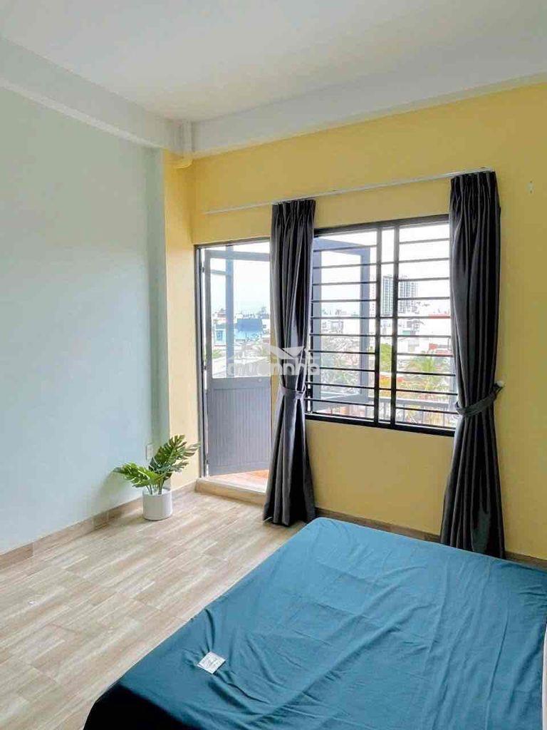 Phòng ban công full nội thất ngay bờ kè - 2
