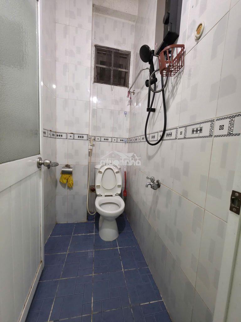 Cho thuê phòng có gác rộng rãi thoáng mát gần công viên q. tân phú - 2