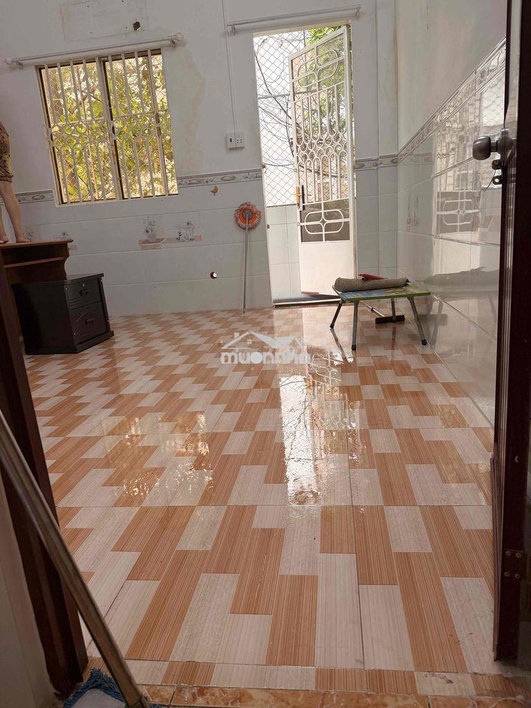 Phòng trọ phú lâm an toàn 24m2
