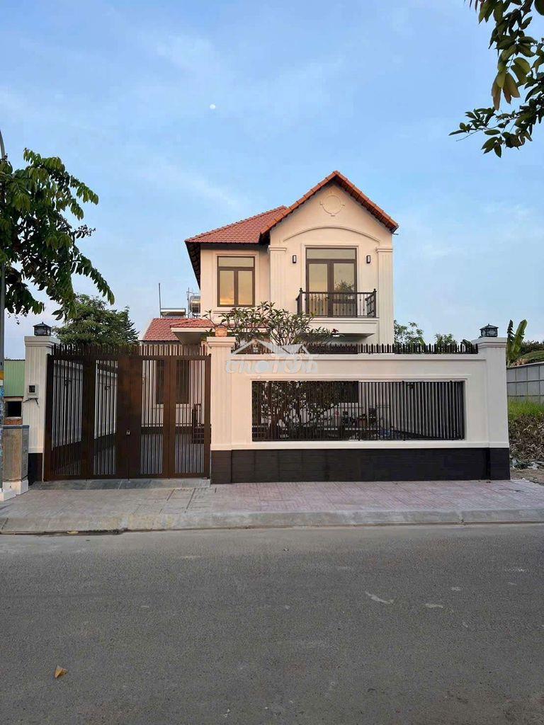 Biệt thự sân vườn gần đường hiệp bình