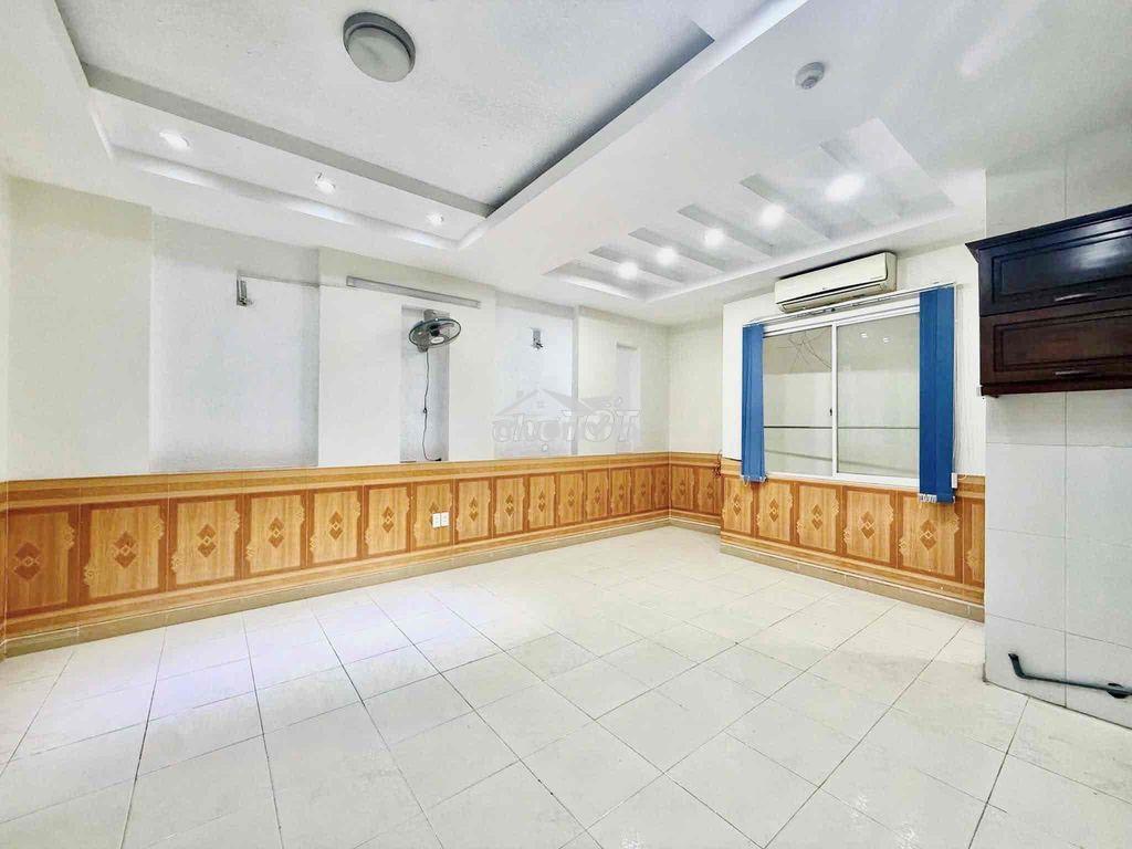 Phòng studio rộng 30m2 - ngay chợ hoàng hoa thám - 2