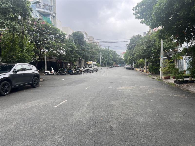 Nhà nguyên căn hẻm 12m khu vip 368 tân sơn nhì,dt: 4x22m đúc 2.5 tấm