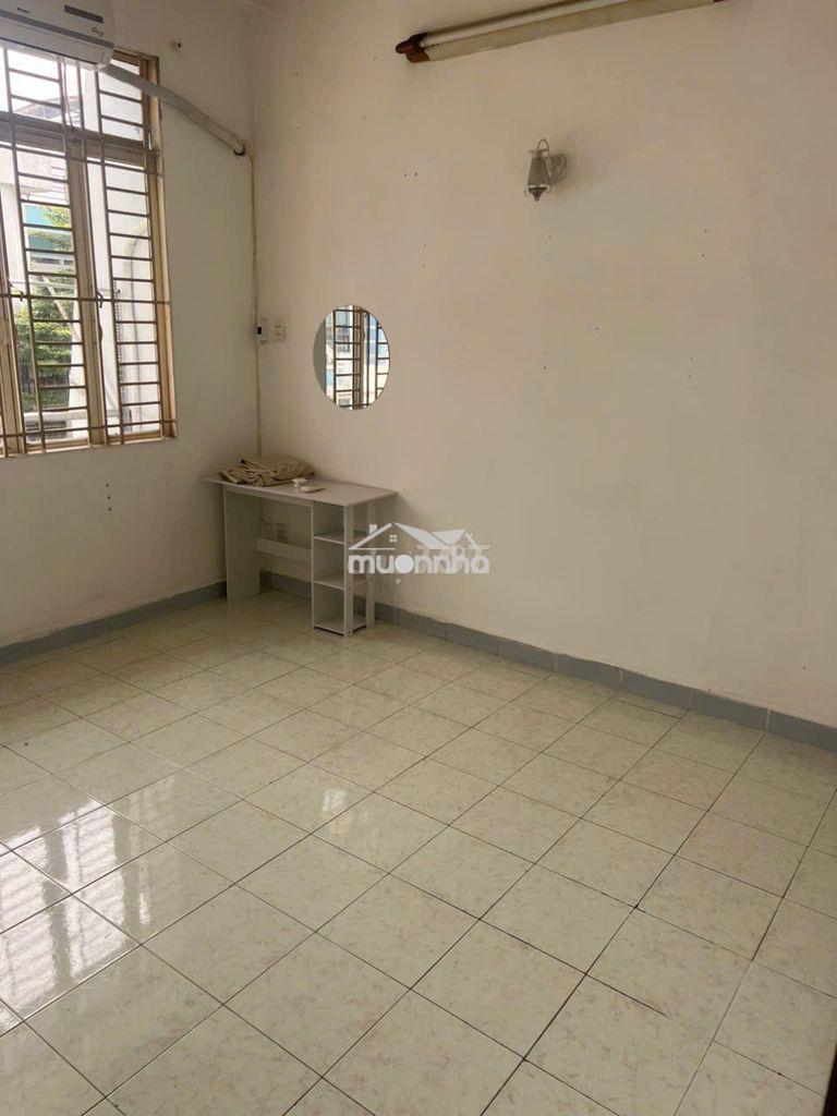 Phòng trọ 18m2 có ban công , máy lạnh ,nước nóng - 2